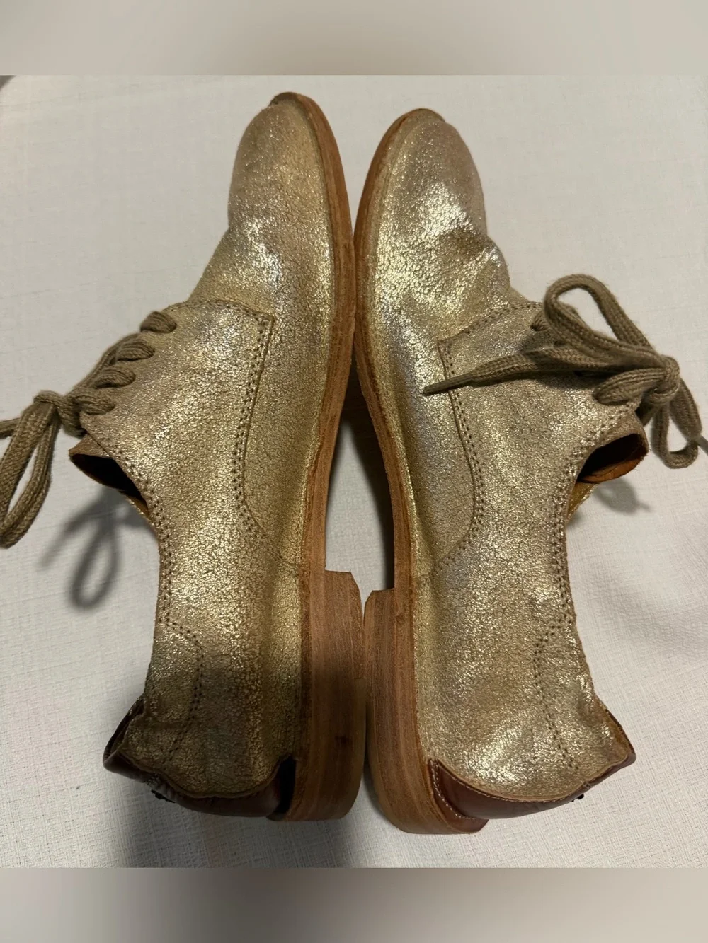 Trask women’s Oxford sz9 Metallic Tan Chukka laced shoes luxury formal neutral‎